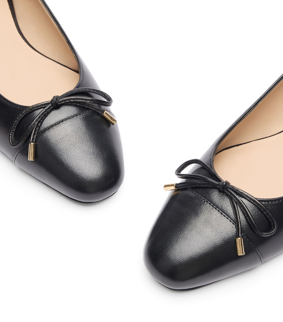 Stuart Weitzman SLEEK BOW FLAT BLACK SJ598DRQBLK