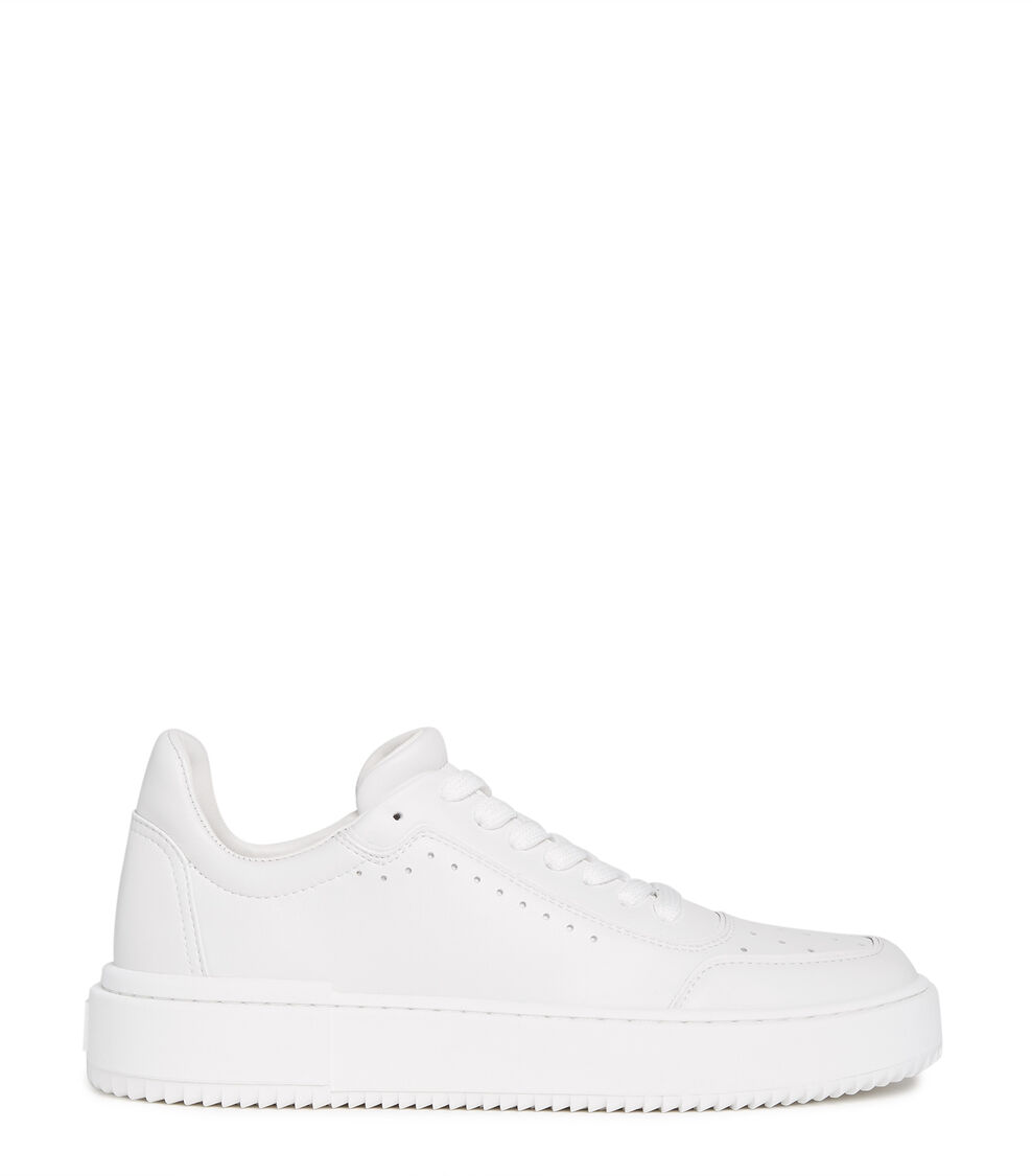 Stuart Weitzman RYAN LOW-TOP SNEAKER WHITE S5095ACIWHT
