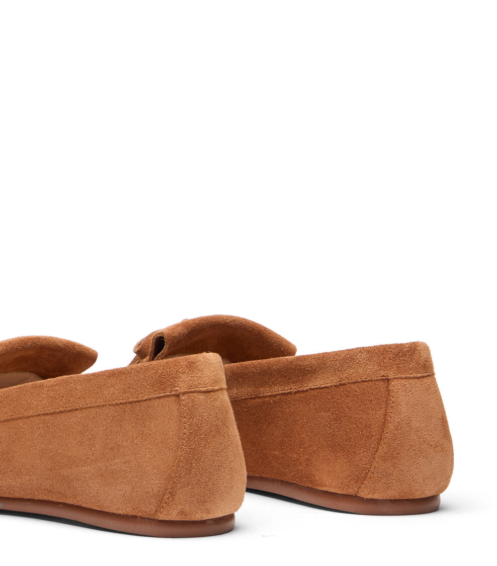 Stuart Weitzman BRITT FRINGE MOCCASIN LUXE SADDLE SN794SPDXW6