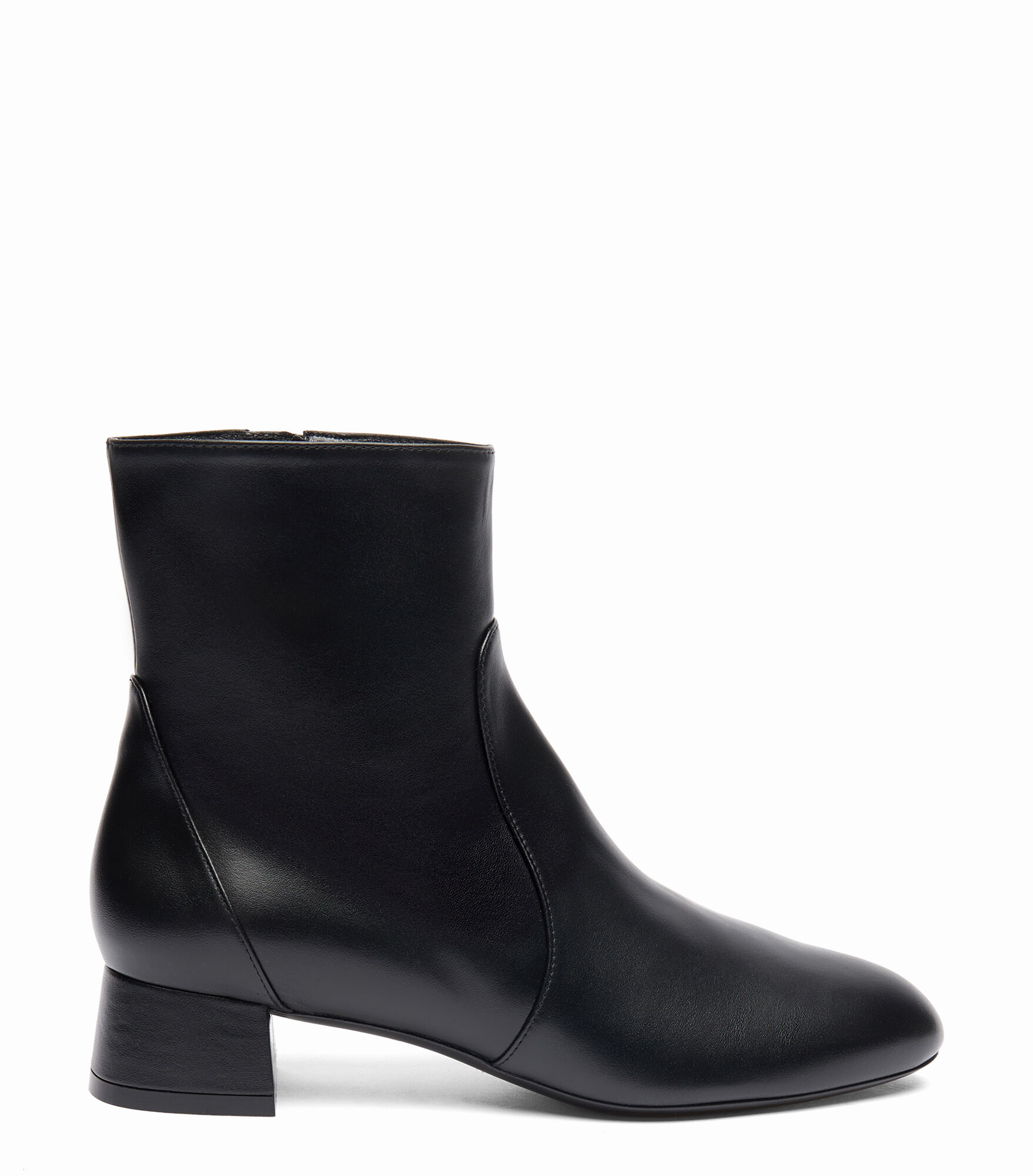 Stuart weitzman margot booties 2025