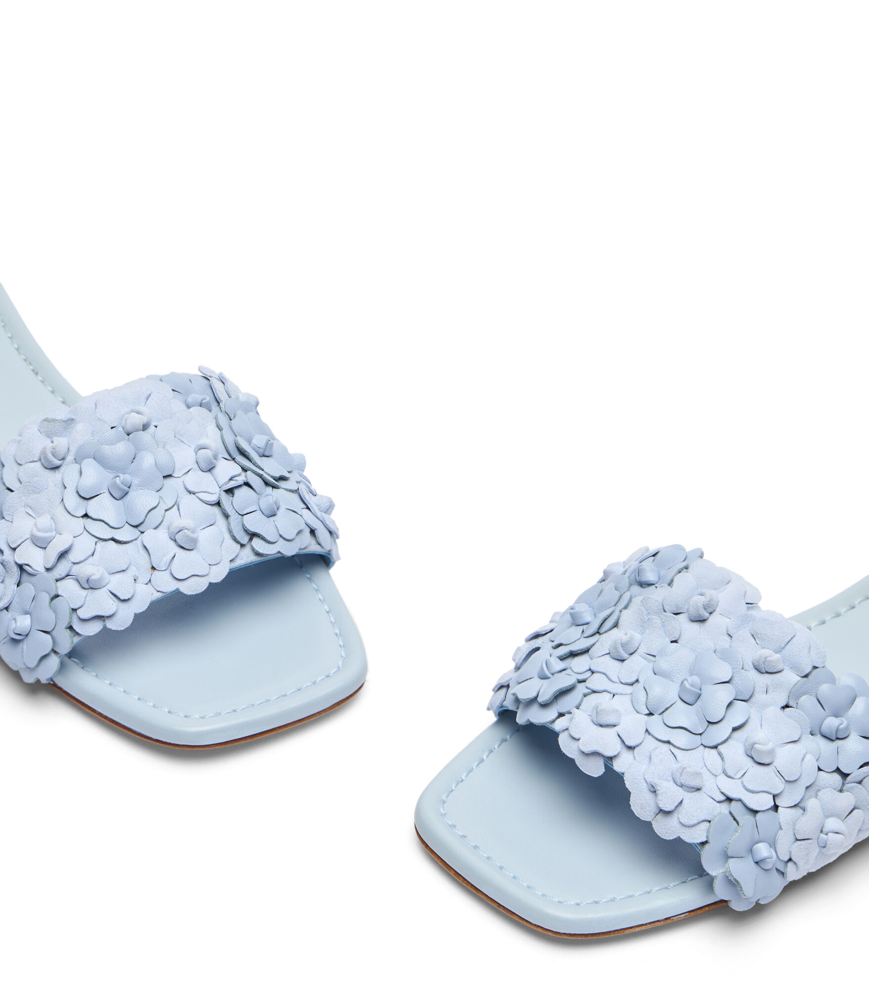 ローファー・オックスフォード Stuart Weitzman SK177LQT Closed Meadow flat slide MEADOW FLAT SLIDE in SEASHELL for Women | Stuart Weitzman®