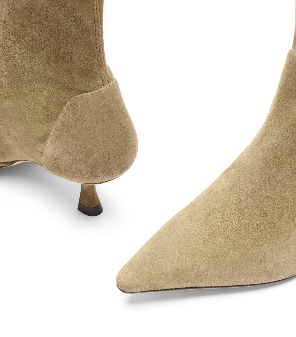 Stuart Weitzman NAOMI 50 BOOTIE SMOKEY TAUPE SJ403SUSY6R