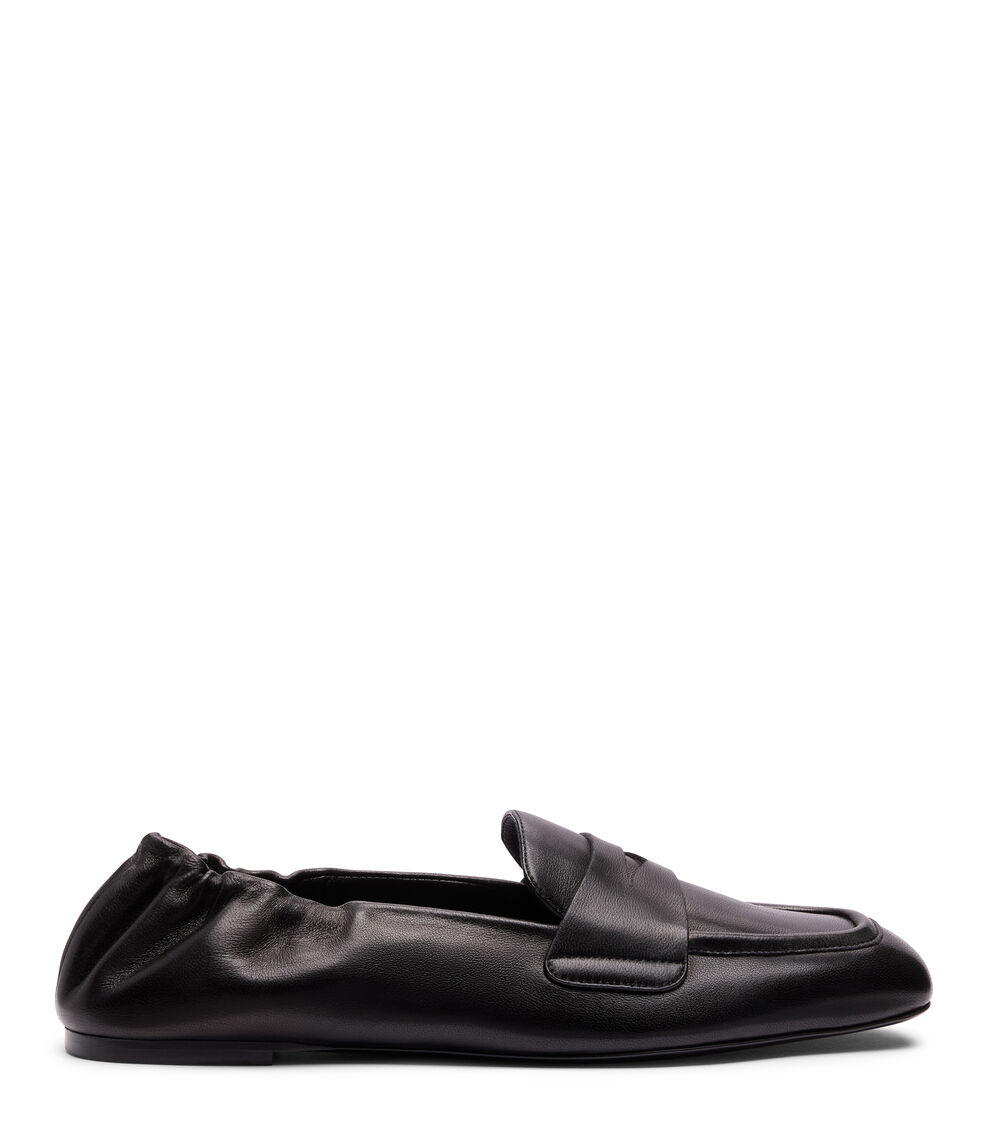 Stuart Weitzman BRYANT LOAFER BLACK SO359DSNBLK