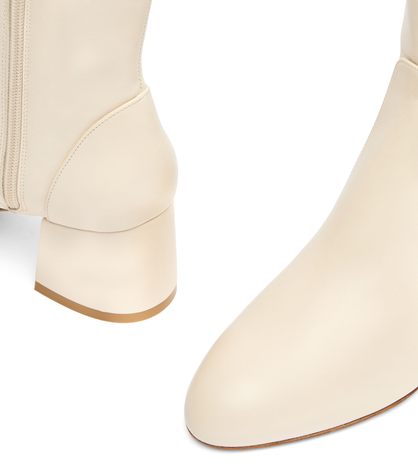 ESSENTIALIST ZIP 60 in LINEN for Women | Stuart Weitzman®