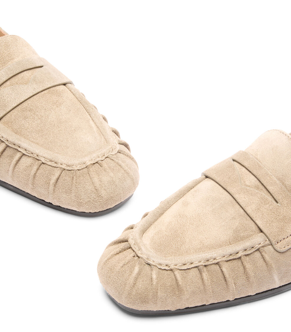 Stuart Weitzman BROOKS LOAFER SMOKEY TAUPE SK696SPDY6R