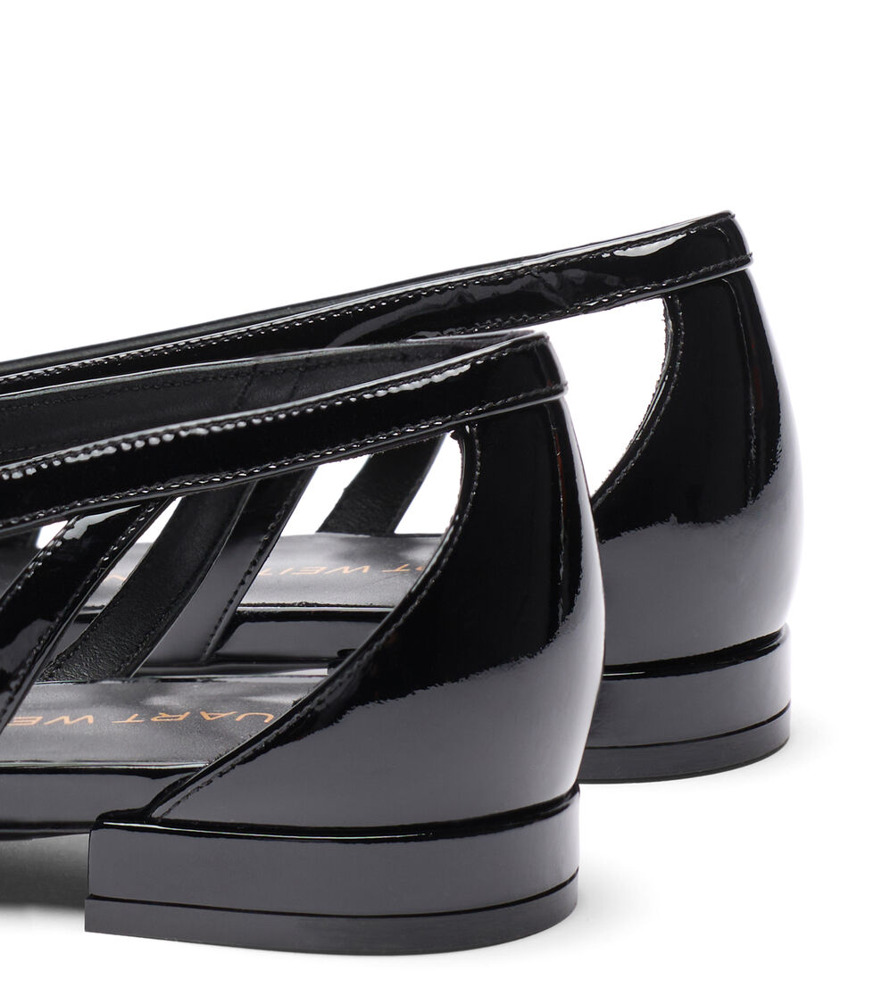 Stuart Weitzman STUART POWER CUTOUT FLAT BLACK SM479PATBLK
