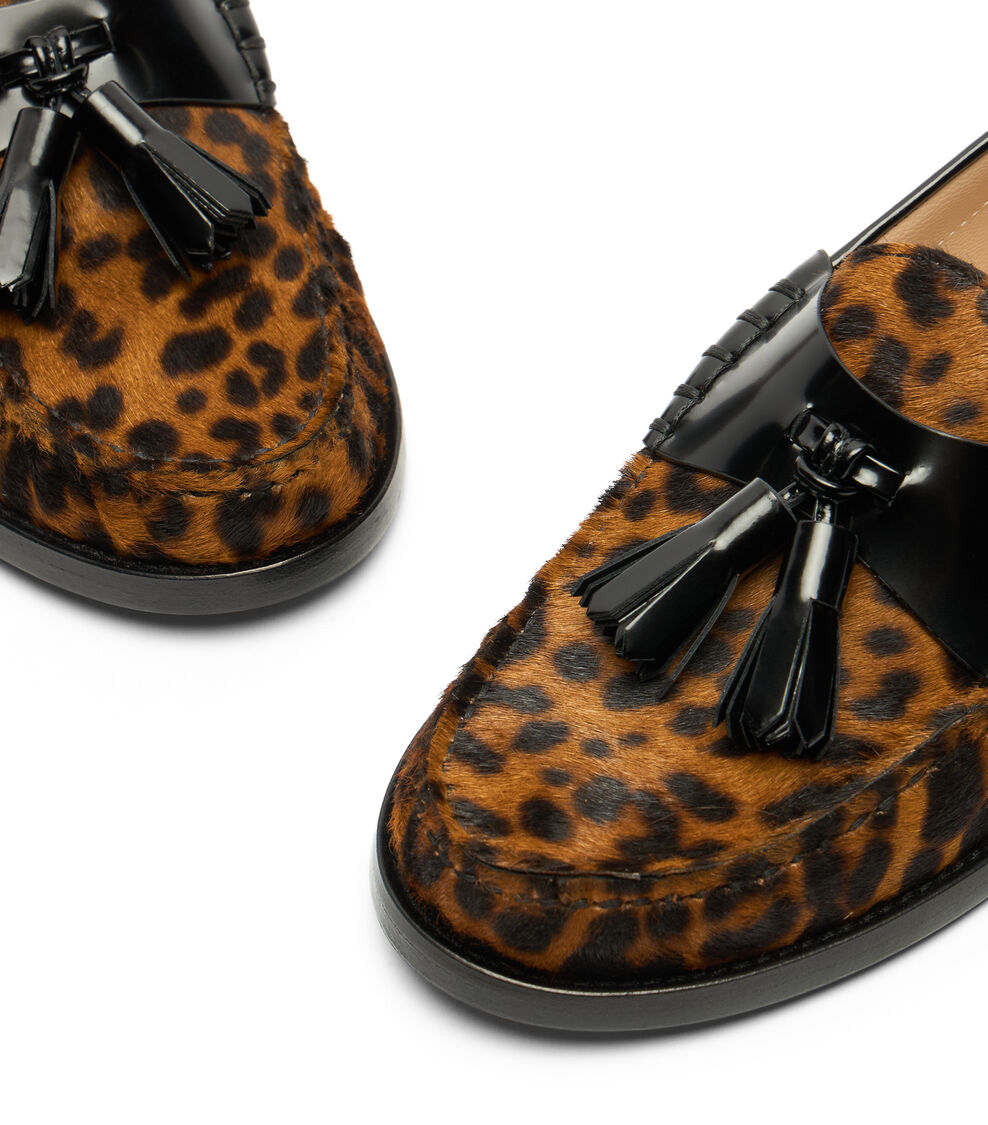 Stuart Weitzman LOTTIE TASSEL LOAFER CLASSIC/BLACK SL594LEZSXD