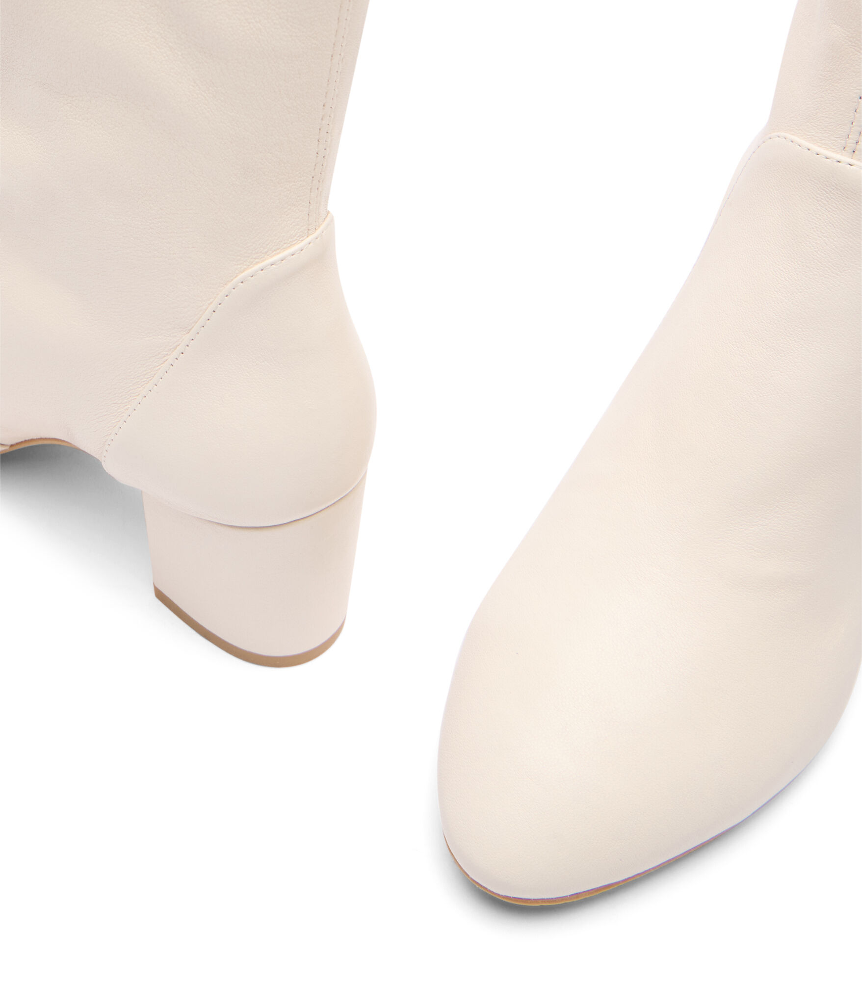 YULIANA 60 in CREAM for Women | Stuart Weitzman® YULIANA 60 in CREAM for Women | Stuart Weitzman®