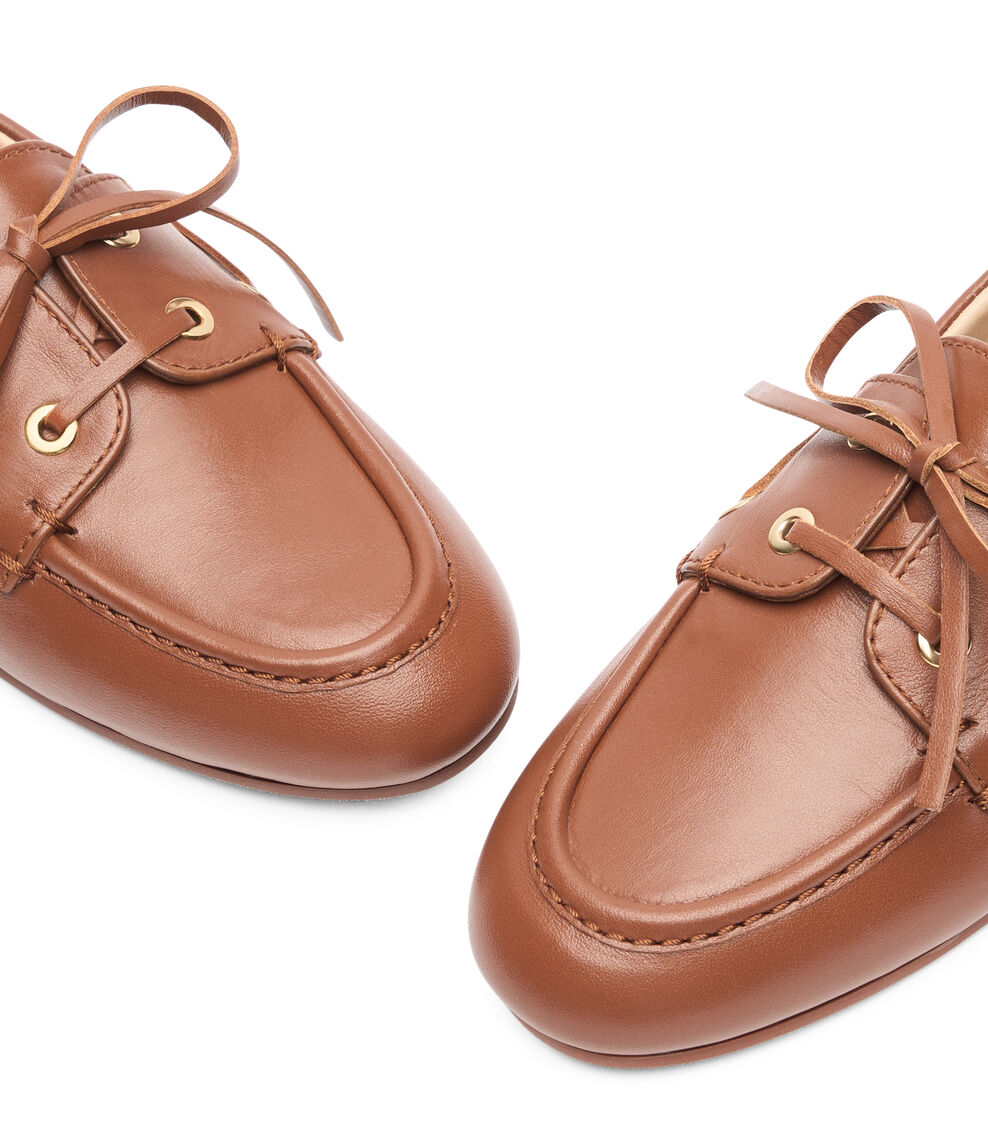 Stuart Weitzman TINSLEY MOCCASIN LUXE SADDLE SK692SMOXW6