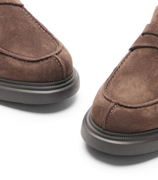 ALVIN in DARK BROWN for Women | Stuart Weitzman® display picture 3
