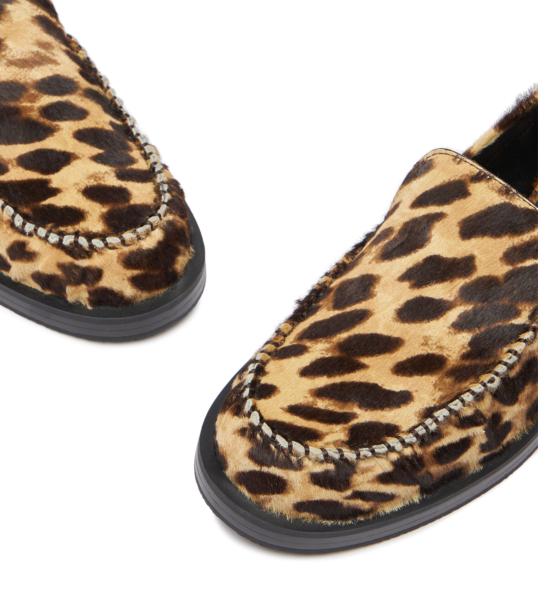 GRAYSON LOAFER in CLASSIC for Women | Stuart Weitzman® GRAYSON LOAFER in CLASSIC for Women | Stuart Weitzman®
