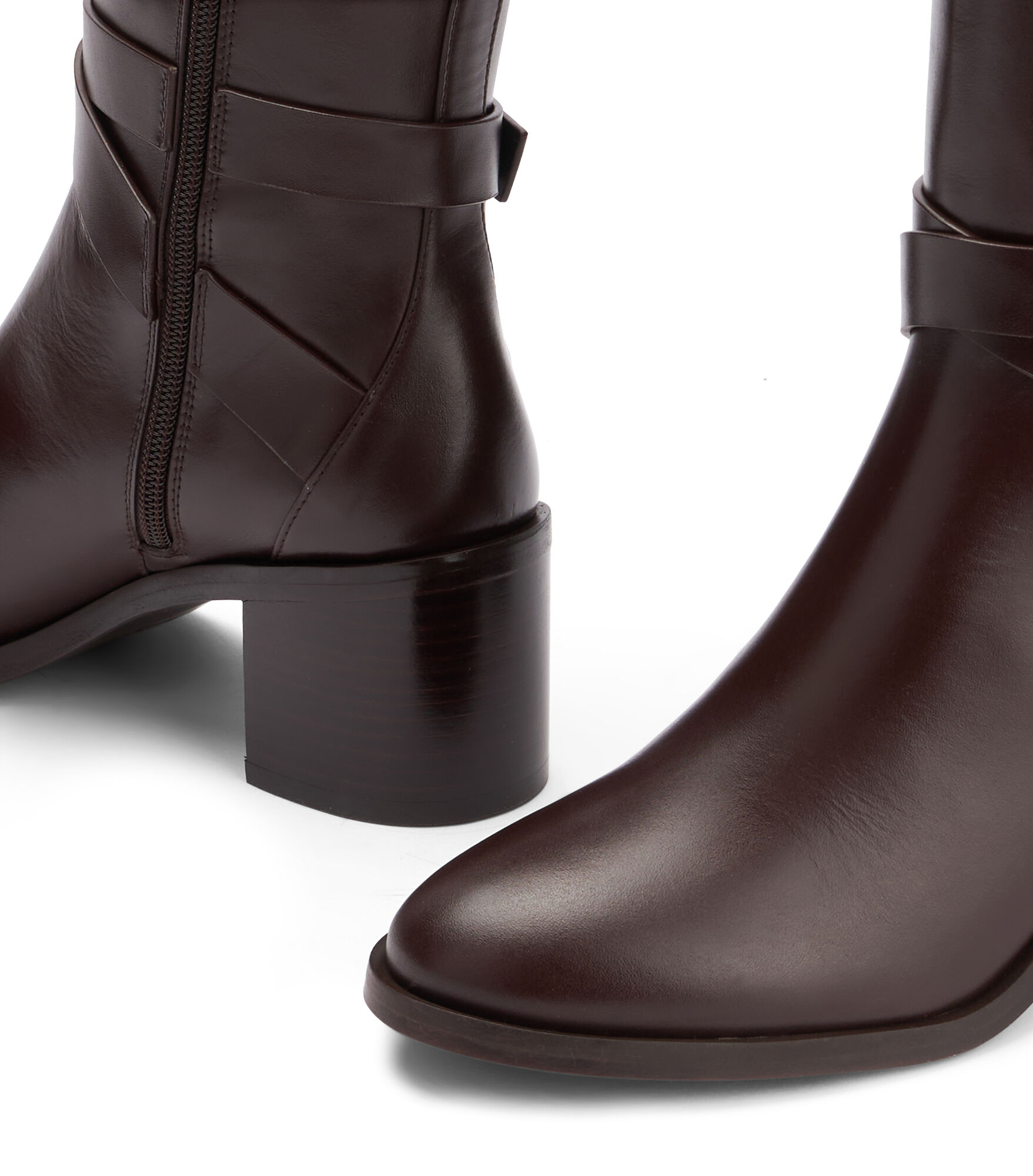 Belted ankle boots shop