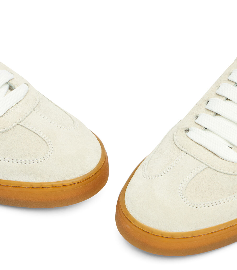 Stuart Weitzman SW RUNAROUND SNEAKER Stuart Weitzman SW RUNAROUND SNEAKER COBBLESTONE/WHITE SL642SJHY8N