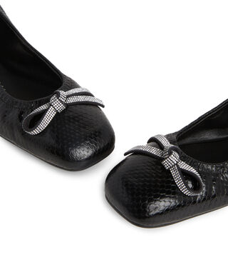 Louis Vuitton® Academy Loafer Black. Size 38.5 in 2023