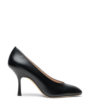 Women's black leather pumps