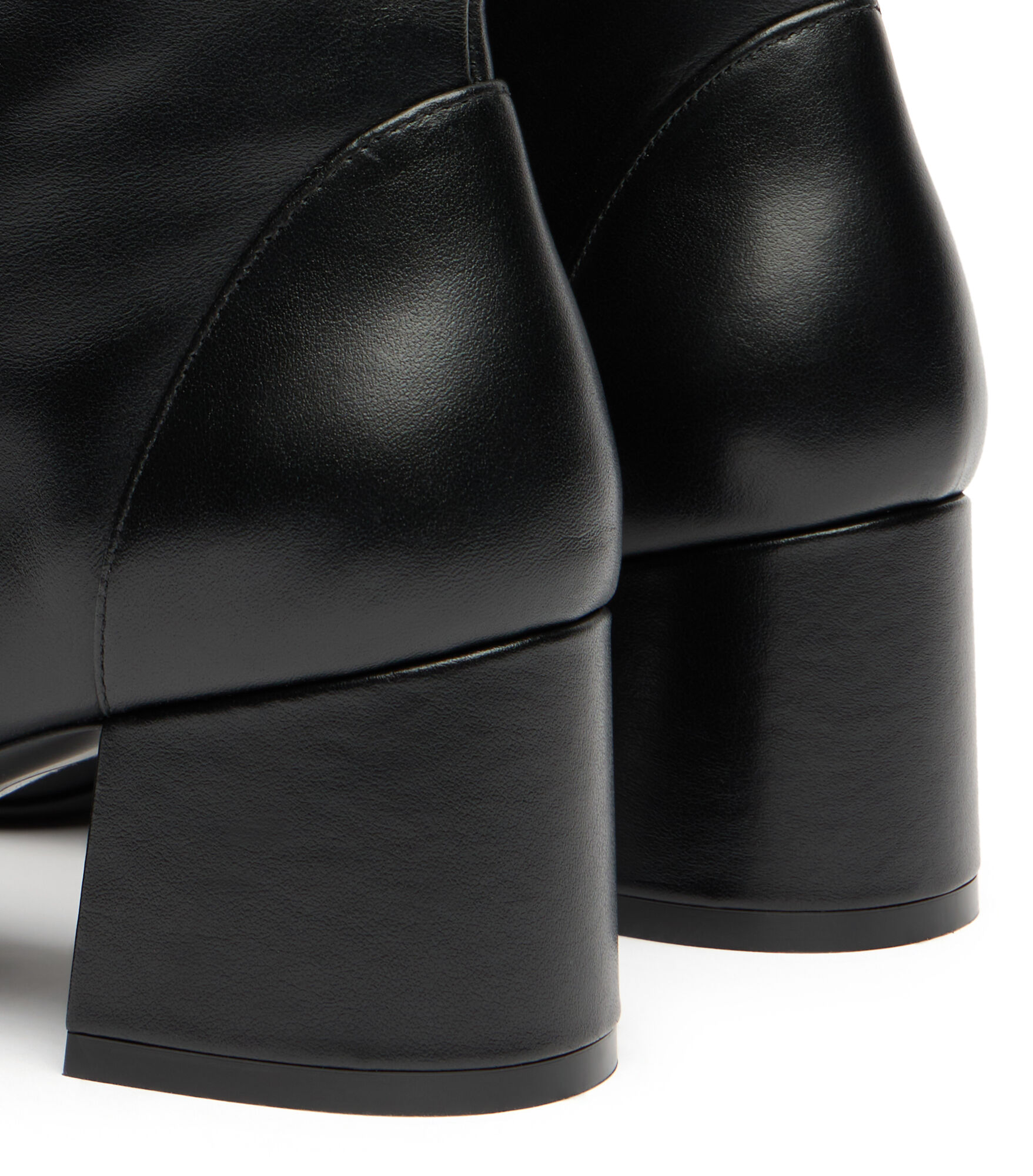 ESSENTIALIST ZIP 60 in BLACK for Women | Stuart Weitzman®