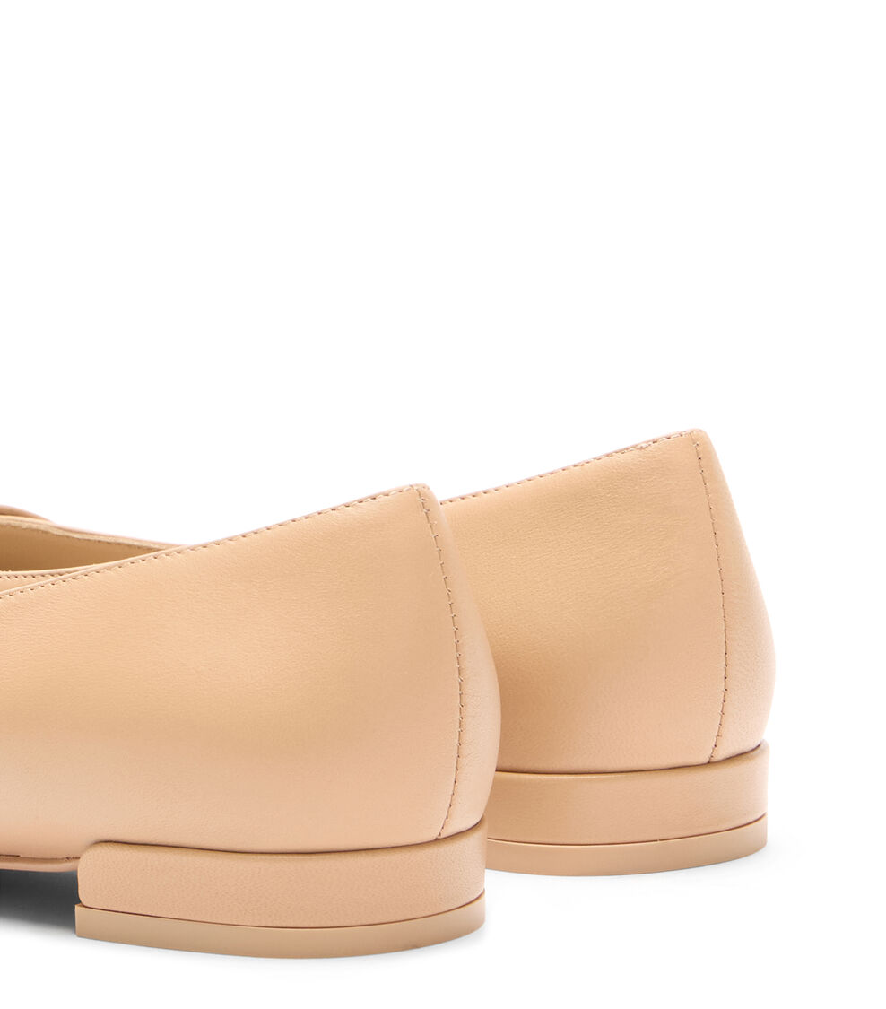 Stuart Weitzman SLEEK BOW FLAT Stuart Weitzman SLEEK BOW FLAT ADOBE/BLACK SJ598DRQQ5J