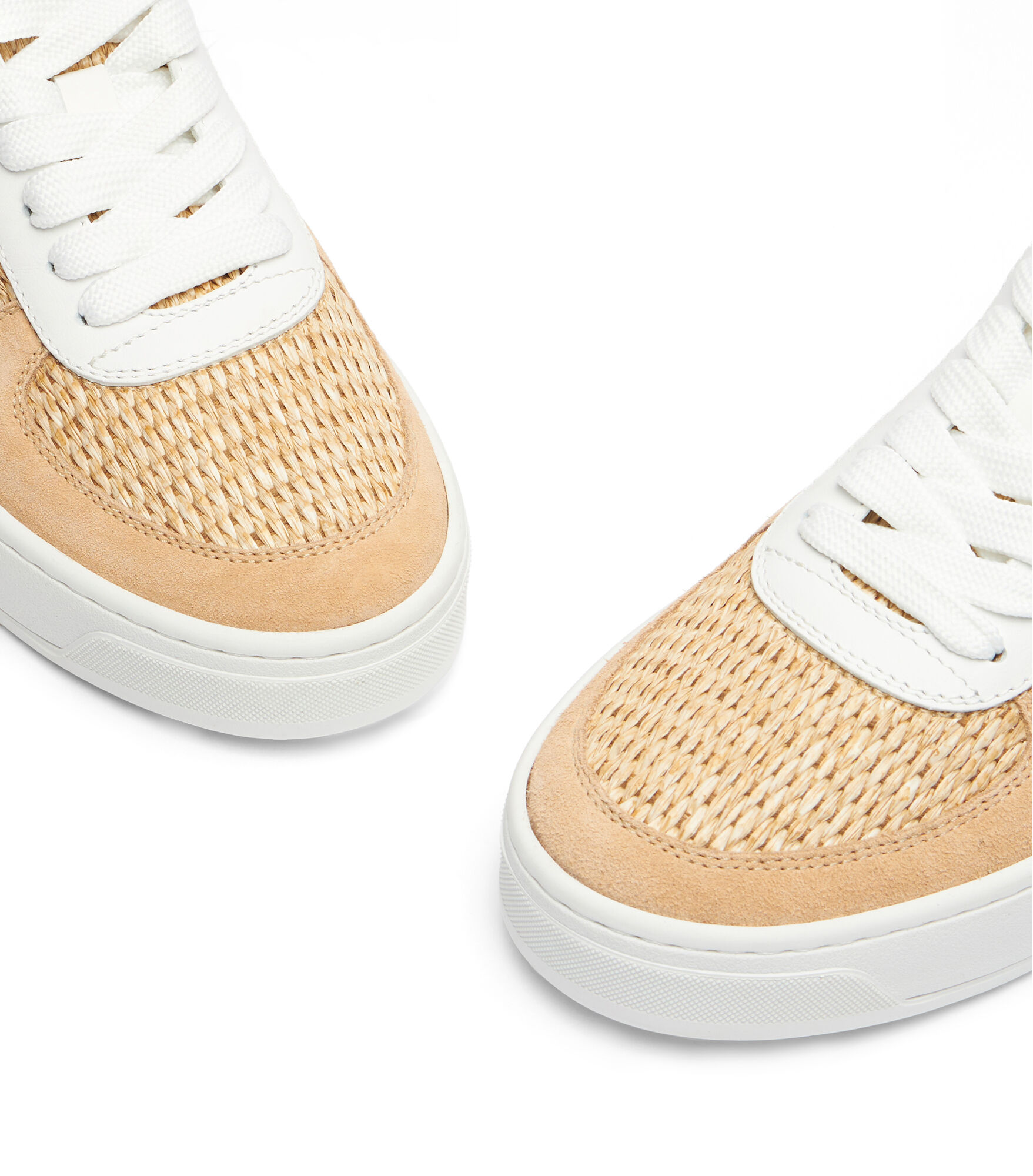 SW COURTSIDE LOGO SNEAKER in SAND for Women | Stuart Weitzman® SW COURTSIDE LOGO SNEAKER in SAND for Women | Stuart Weitzman®