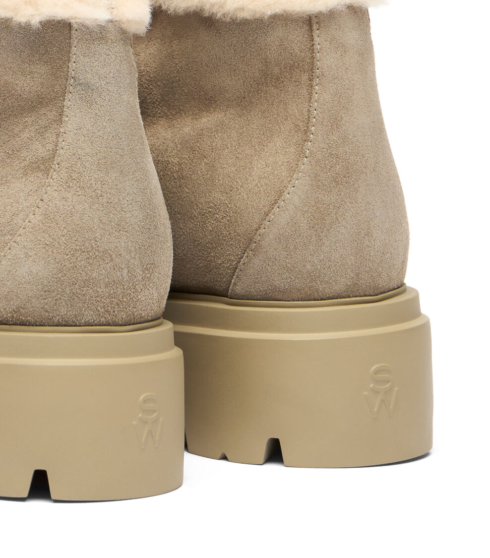 Stuart Weitzman HUDSON SHEARLING CHUKKA SMOKEY TAUPE/VANILLA SM607EBKYHX