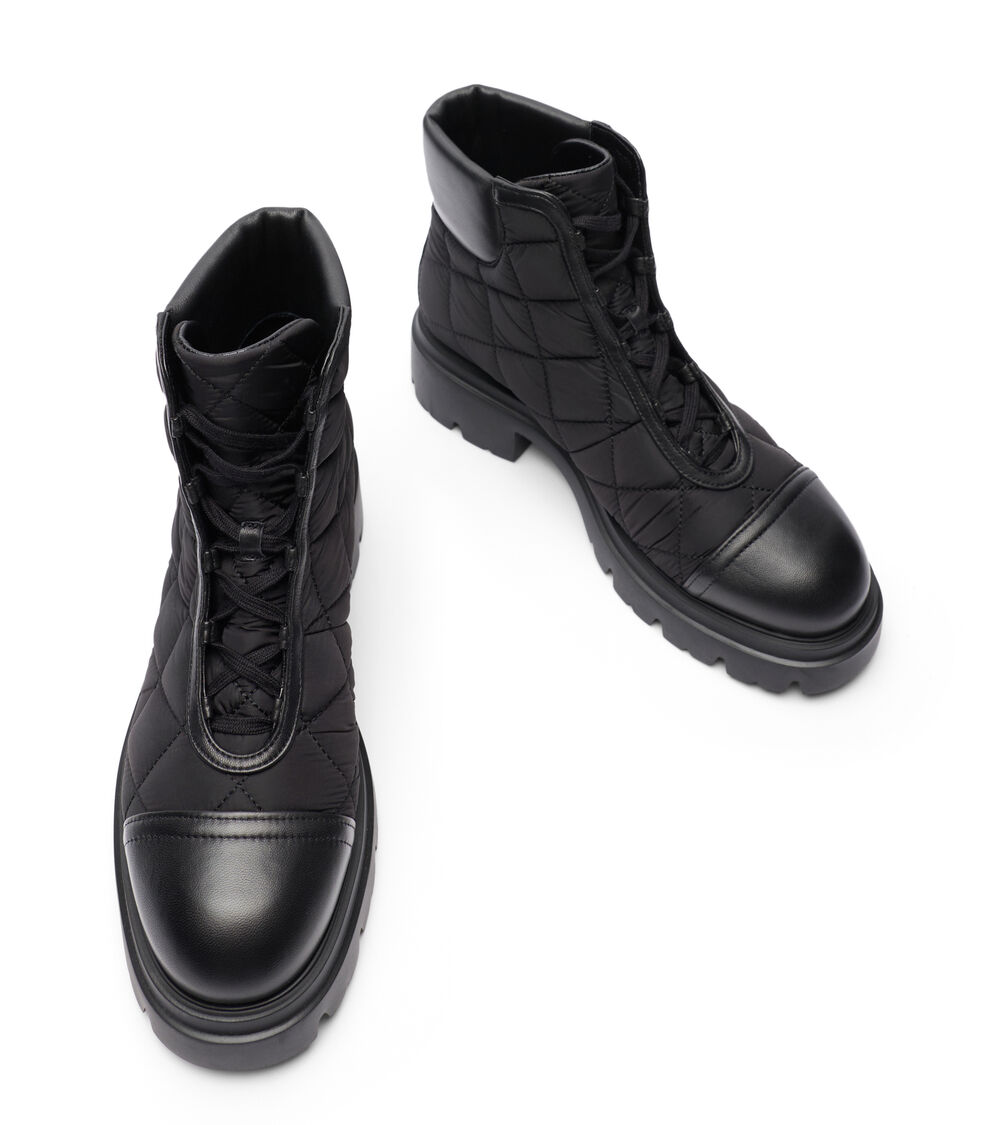 Stuart Weitzman HUDSON QUILTED HIKER BOOTIE BLACK SN082QUOBLK