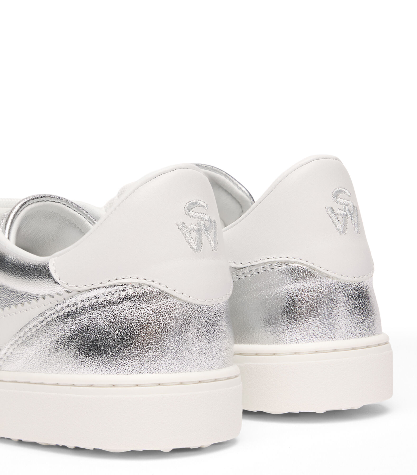 スニーカー STUART WEITZMAN Women Sneakers SL023 SW RUNAROUND SNEAKER MC SW RUNAROUND SNEAKER in SILVER/WHITE for Women | Stuart