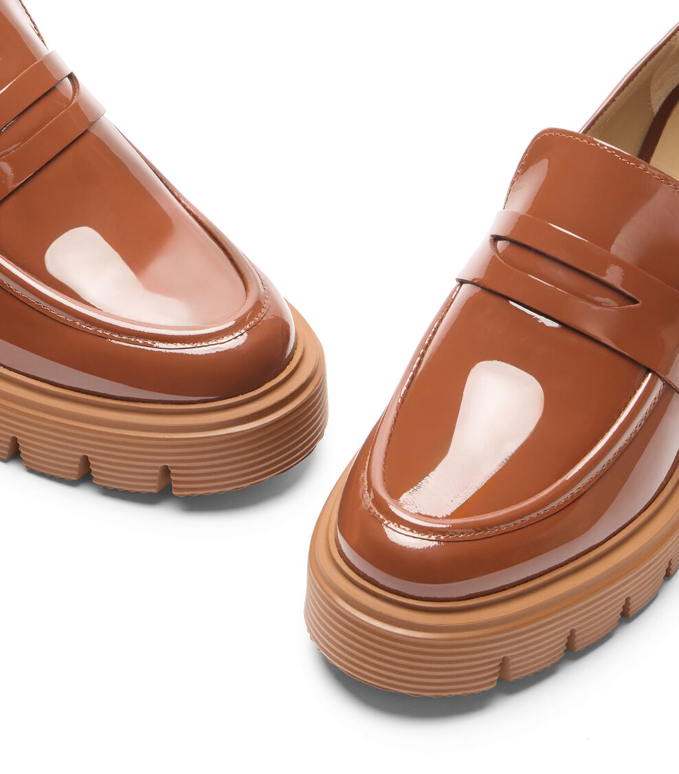 Stuart Weitzman SOHO LOAFER BRIDLE BROWN TONAL SB814PATXFP