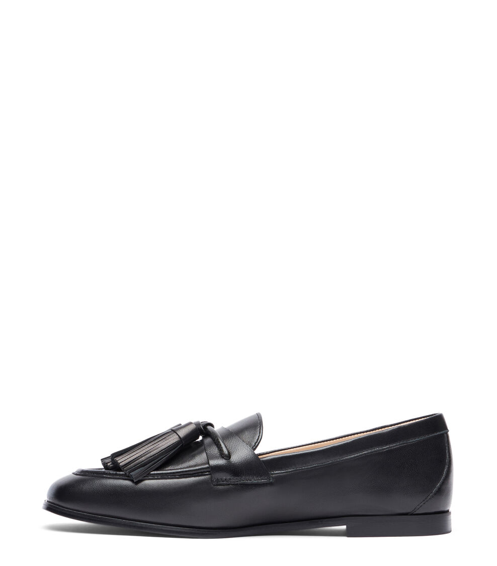 Stuart Weitzman LINDI TASSEL LOAFER BLACK SI697DSNBLK