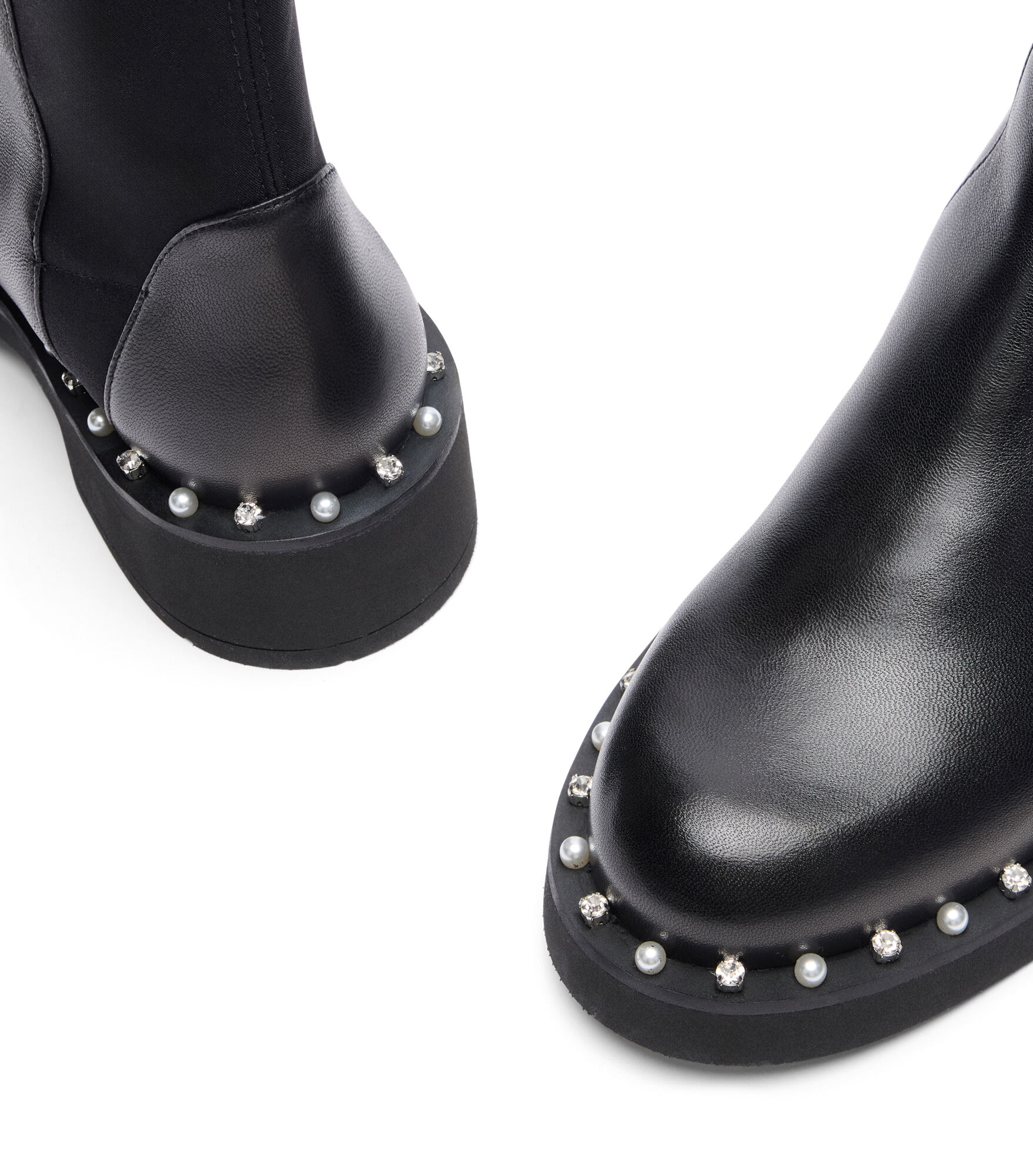 5050 REVERIE BOOTIE in BLACK for Women | Stuart Weitzman®