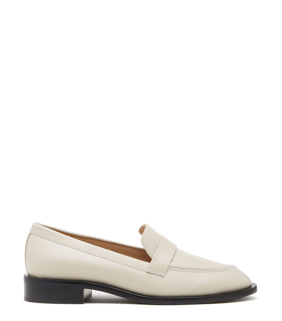 Stuart Weitzman PALMER SLEEK LOAFER OAT S5987SMOOAT