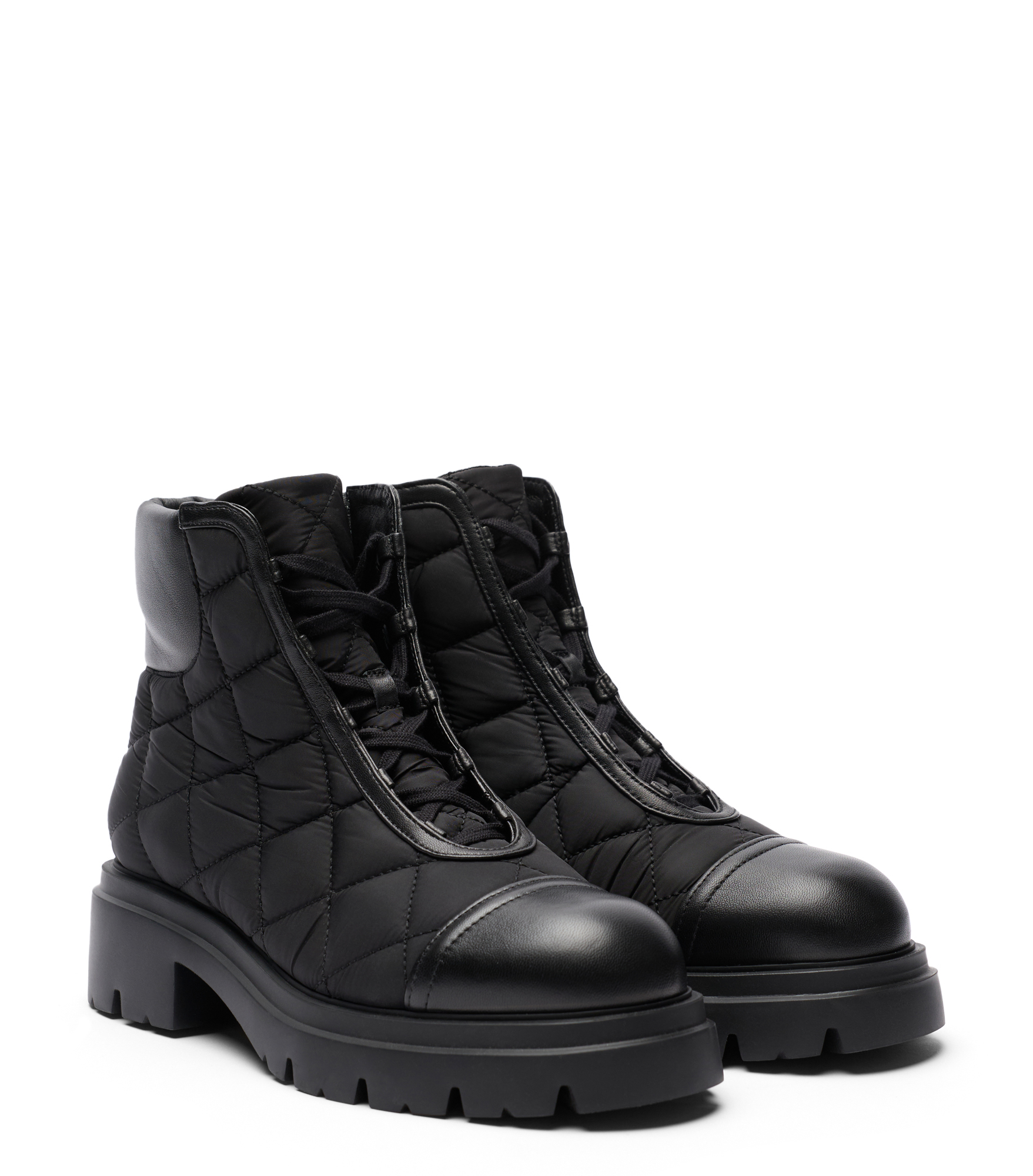  Stuart Weitzman Hudson Quilted Hiker Bootie - Woman Boots And Booties Black 39 